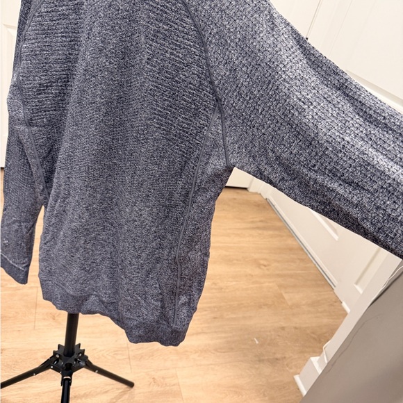 Lululemon Engineered Warmth Long Sleeve Crew Heathered Gray Mens Medium - Picture 9 of 11